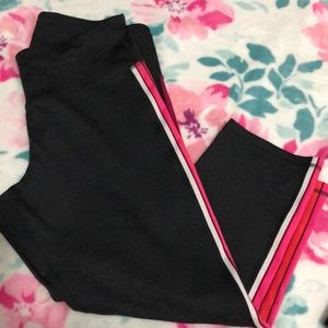 SOLD- Sport wear capris legging